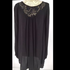 Liz Lange Maternity Lg. long sleeve blk blouse